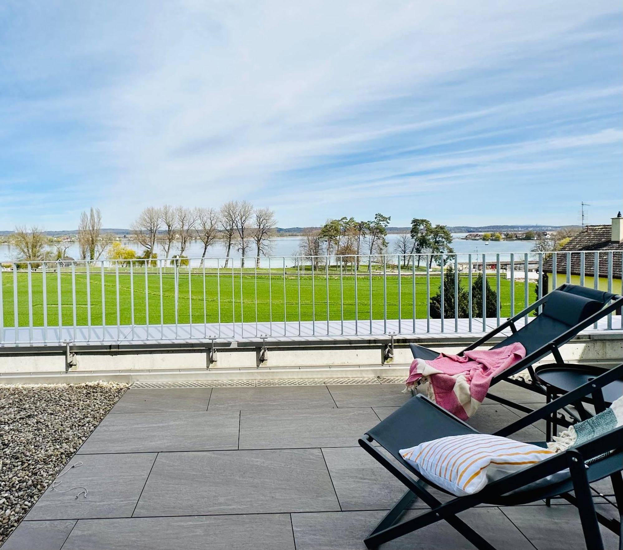 Stylisches Ferienhaus Bis 6 Gaeste Mit Einzigartigem Seepanorama Ermatingen Exterior photo